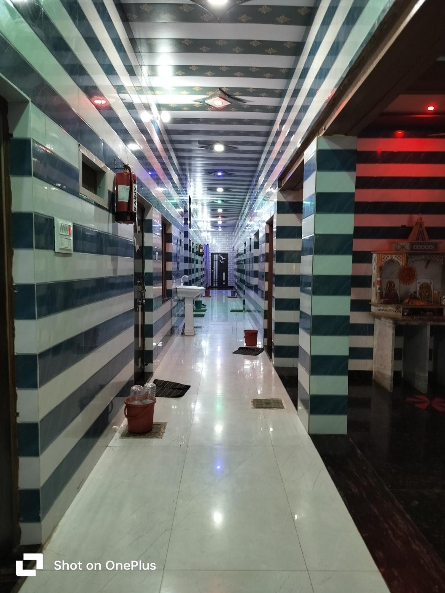 M&S Seva Sadan Hotel Govardhan Екстериор снимка